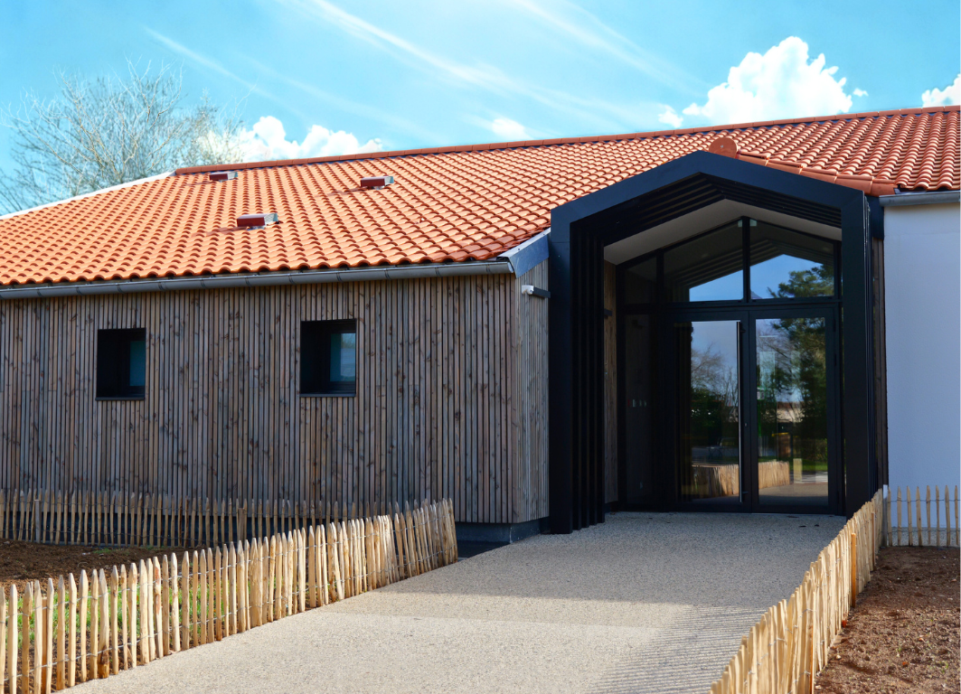 Entrée extérieure de la salle polyvalente