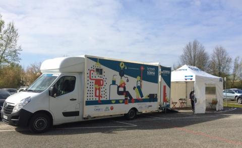 Photo du camion Soliha en place