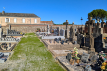Photo du cimetière en cours d'engazonnement