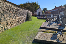 Photo du cimetière en cours d'engazonnement